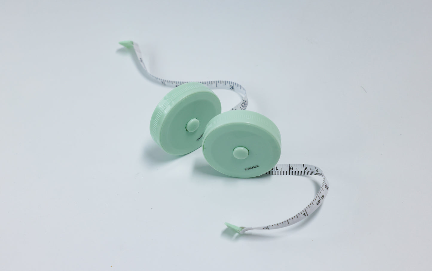 TANOSEE Retractable Soft Measuring Tape - Body Measurement Tool with Dual Scale (Inch/cm) for Sewing & Tailoring